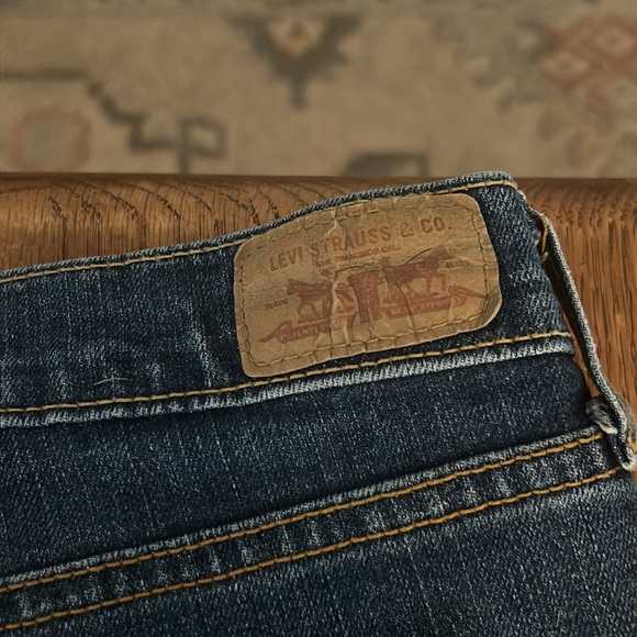 Levi Straus Co. Women’s Boot-Cut 515 Jeans - Picture 9 of 11